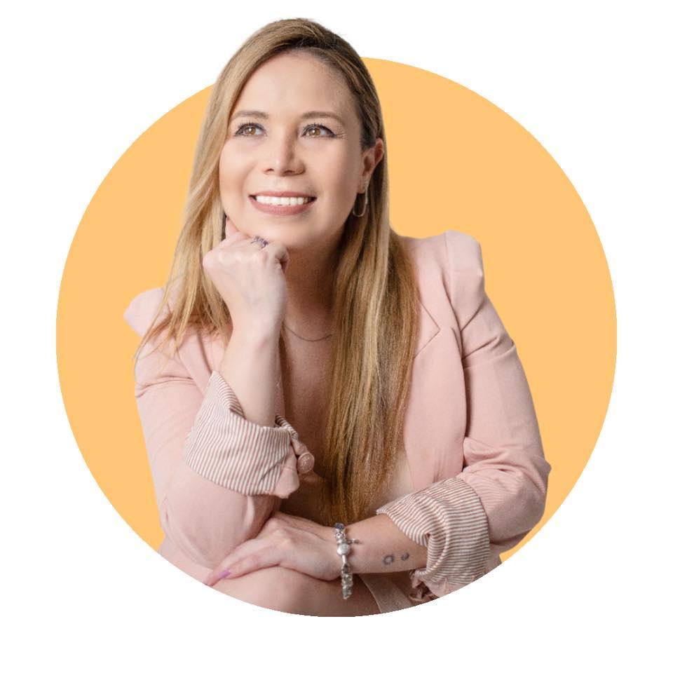 Licda. Elizabeth Alejandra Tabares Calderón