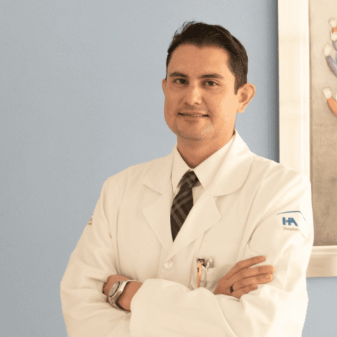Dr. Iván Romarico González Espinoza